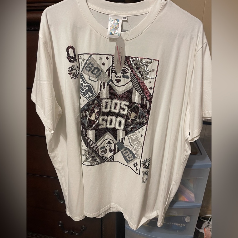 QUEEN OF SPARKLES MAROON CARD TSHIRT XXL NWT